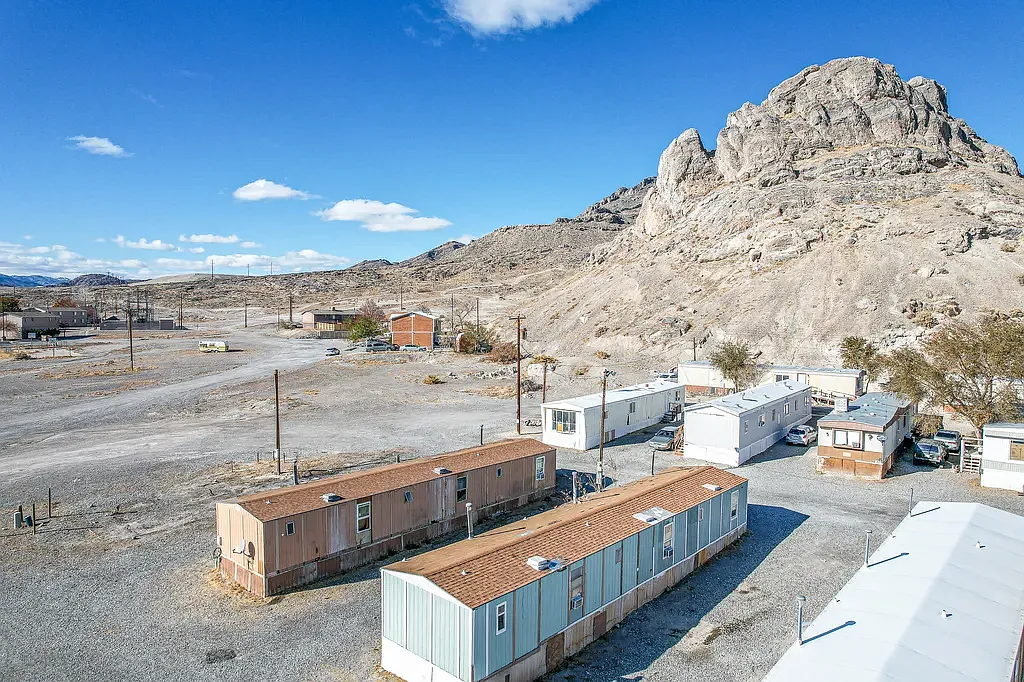 2 bed, $750 — Photo 2