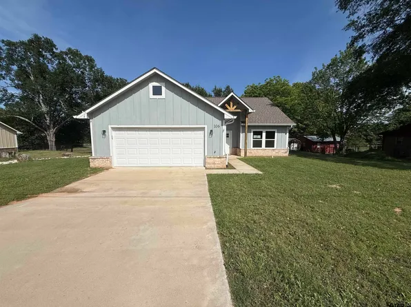 106 Elm St, Winona, TX 75792
