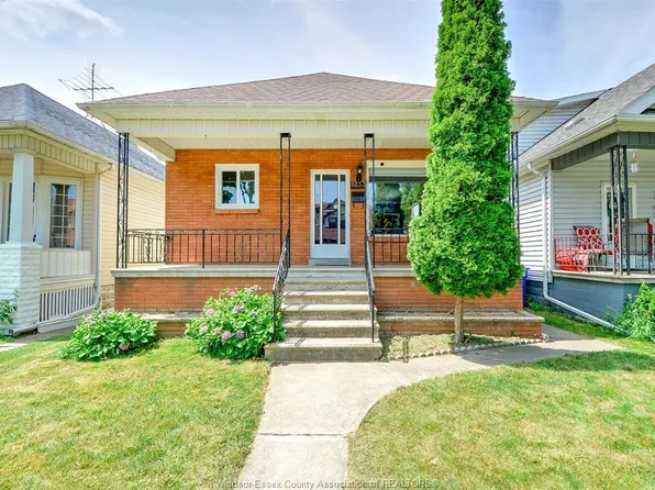 1233 Lincoln Rd, Windsor, ON N8Y 2H9