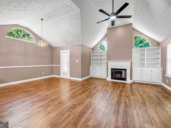 3rd image of 11 Santa Rosa Way