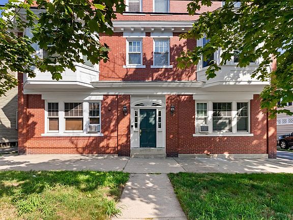 3rd image of 42 Broad St APT 3