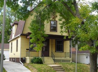 911 N 37th St, Milwaukee, WI 53208