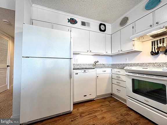 4th image of 119 Old Landing Rd #307F