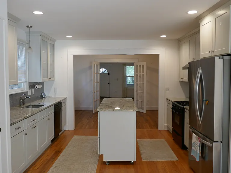 73 Mortimer St SE — Photo 1
