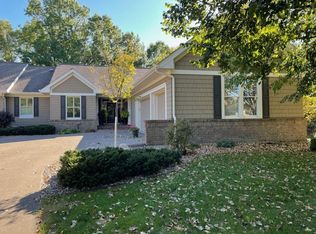10013 Waterfront Dr, Woodbury, MN 55129