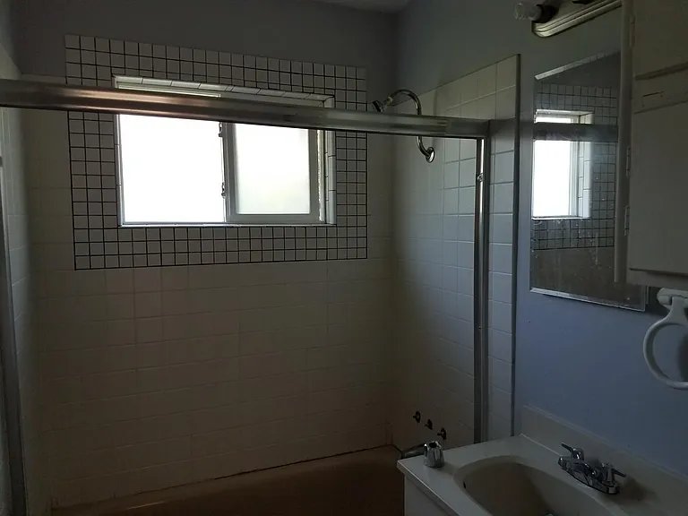 1150 Evans Ave — Photo 7