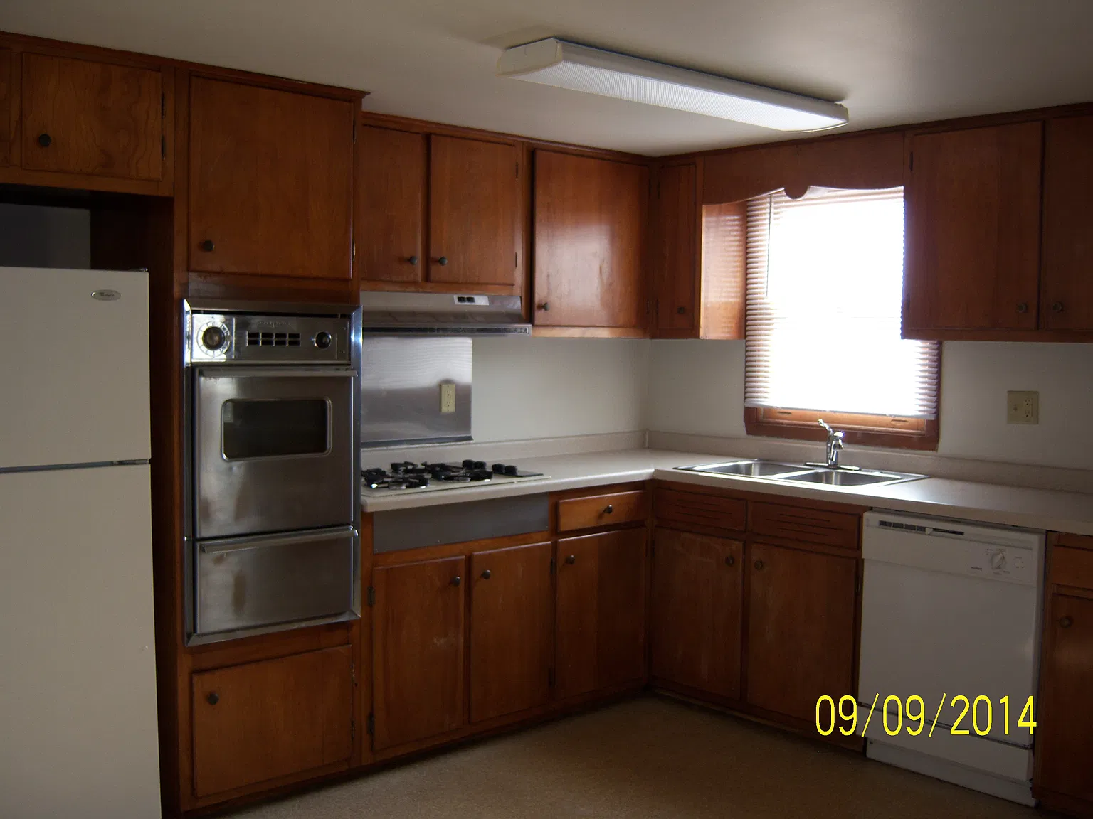 3 bed, $1,800 — Photo 2