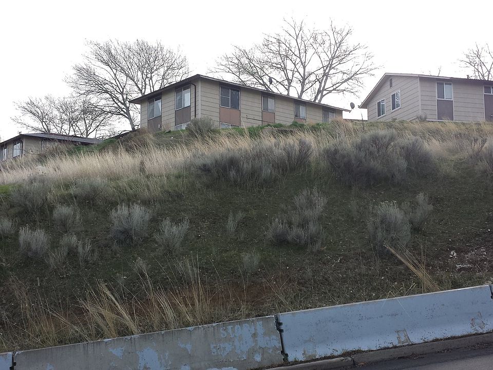 2nd image of 2201 SW Nye Ave