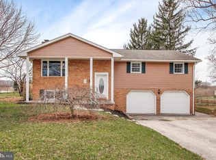 1077 Pine Grove Rd, Hanover, PA 17331