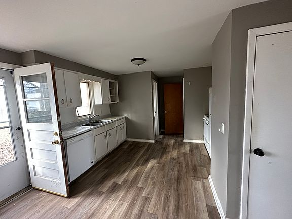 2nd image of 119 E Summerset Ln #A