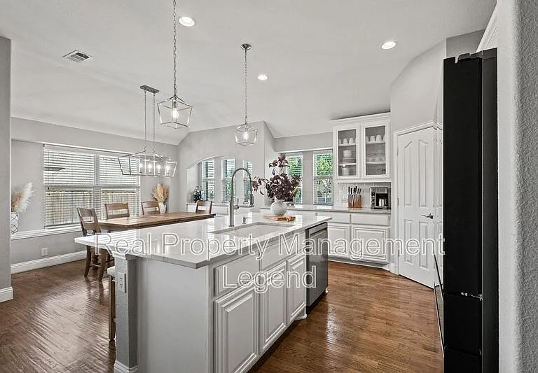 1451 Cedar Hollow Dr — Photo 17