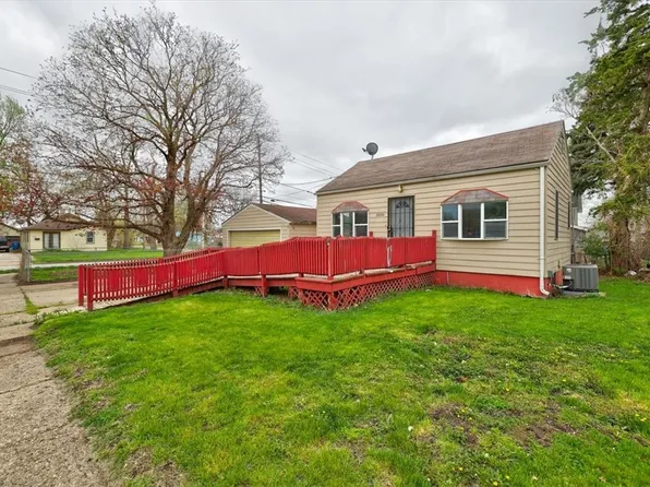 2600 Cambridge St, Des Moines, IA 50313