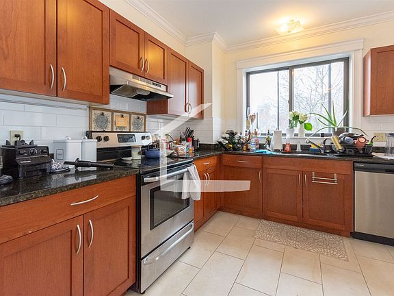 27 Glenville Ave. #6 Boston - Allston Unit Photo 5