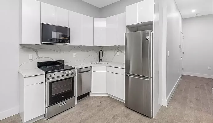 Rented by REAL New York | media 18