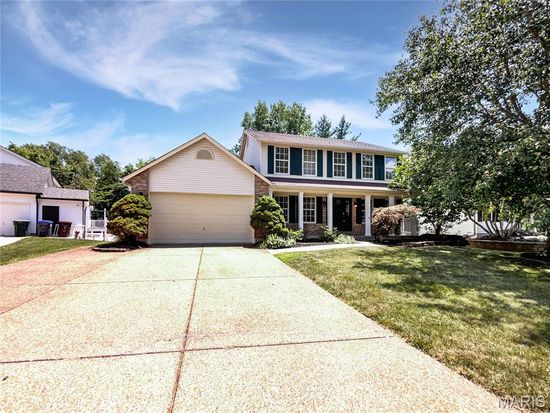 4033 Treeshadow Dr, Saint Peters, MO 63376