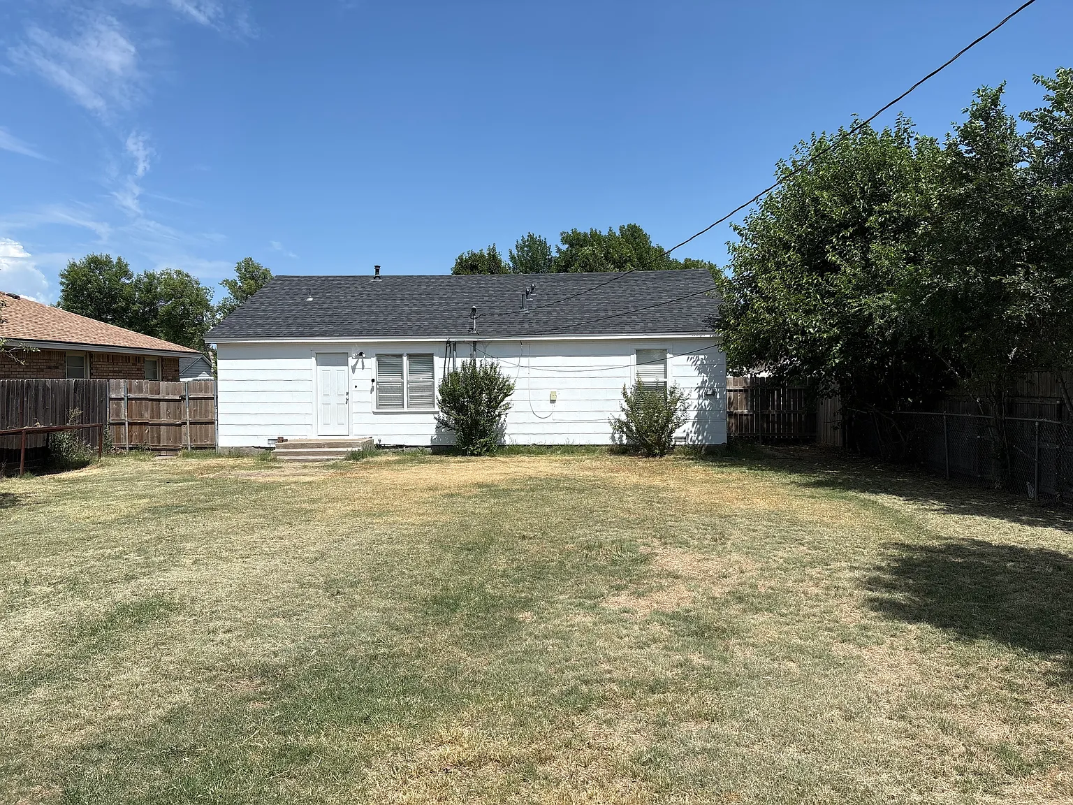 3 bed, 1200 sqft, $1,700 — Photo 4