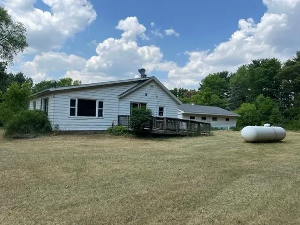 W13634 County Road C, Hancock, WI 54943