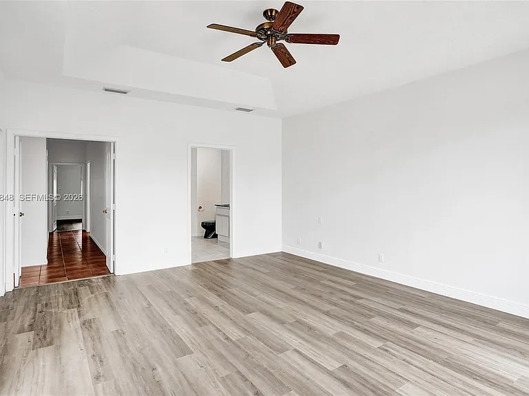 10800 Haydn Dr — Photo 32