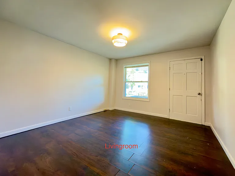 37 Abbott St — Photo 2