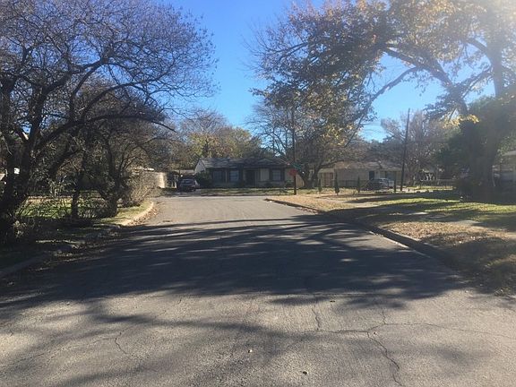 4th image of 2615 Norwood Dr
