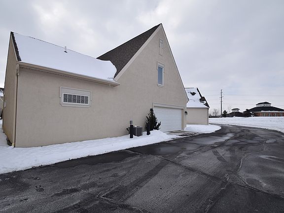 3rd image of 9809 Kingston Cir