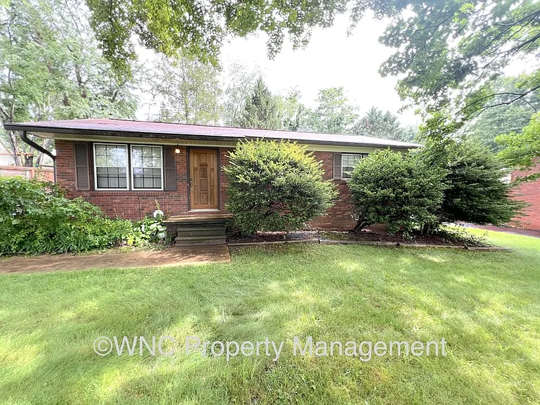 53 Tipperary Dr — Photo 1
