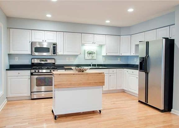 5th image of 100 Parker Ave Unit 6