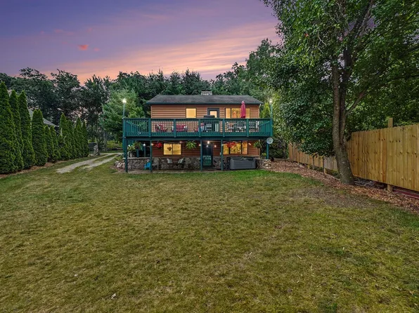 8215 S Island View Dr, Newaygo, MI 49337