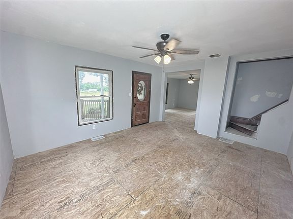 4th image of 711 Main St NE