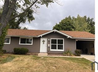 606 Pleasant Pl, Streamwood, IL 60107