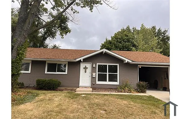 606 Pleasant Pl photo 1