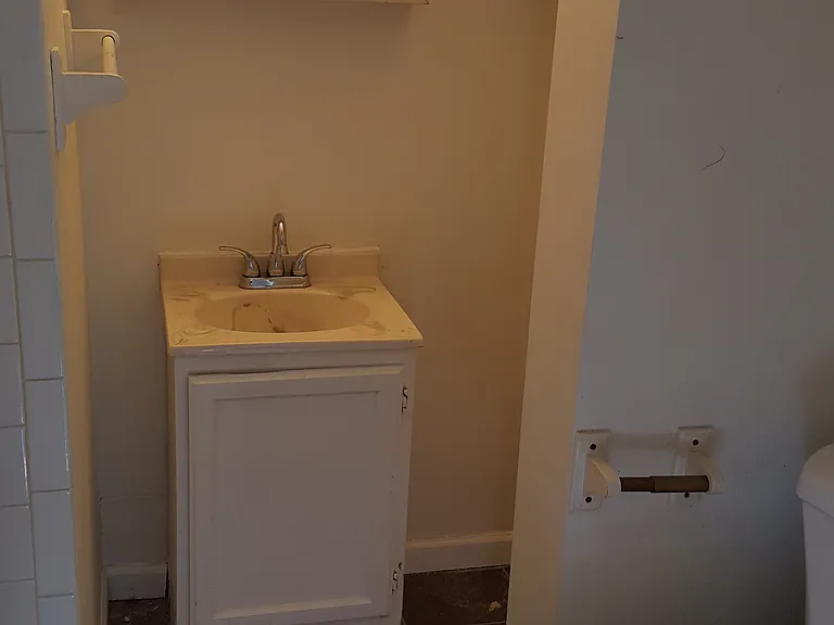 434 Oxford St #2 — Photo 6