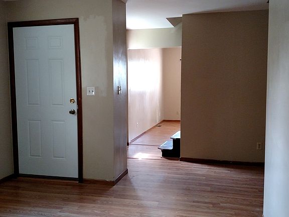3rd image of 1710 Marshall St
