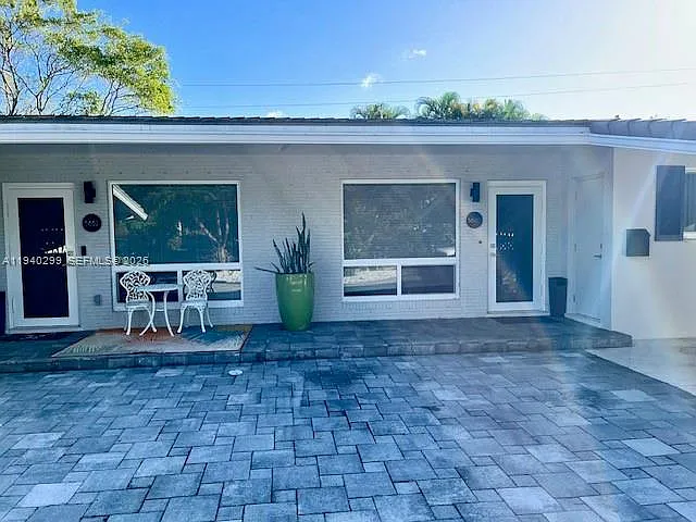 5650 NE 17th Ter #5650 — Photo 2