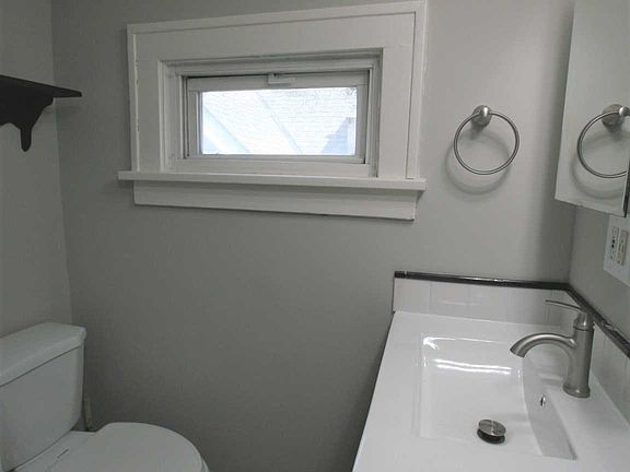 5th image of 13823 Clifton Blvd APT 3