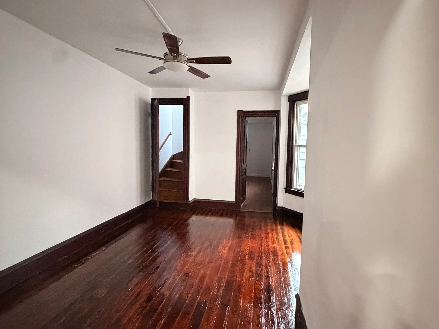 5 bed, 1760 sqft, $1,850 — Photo 3