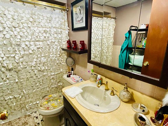 5th image of 544 McLean Ave #2