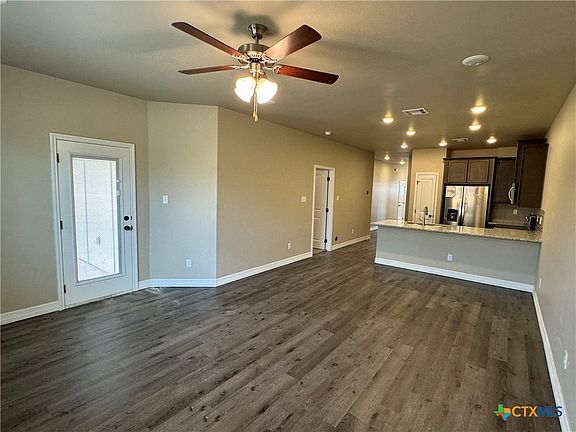 3rd image of 1174 Lindsey Dr