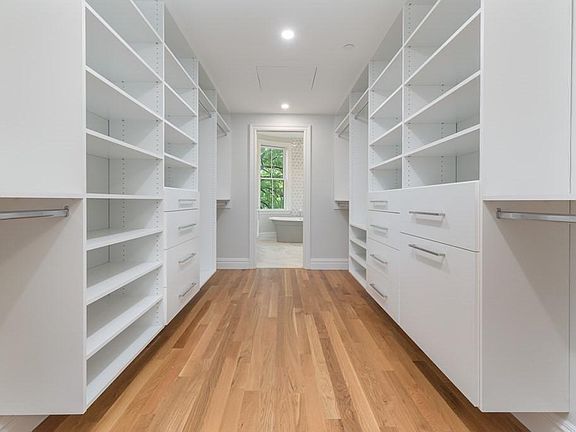 4th image of 131 W Newton St