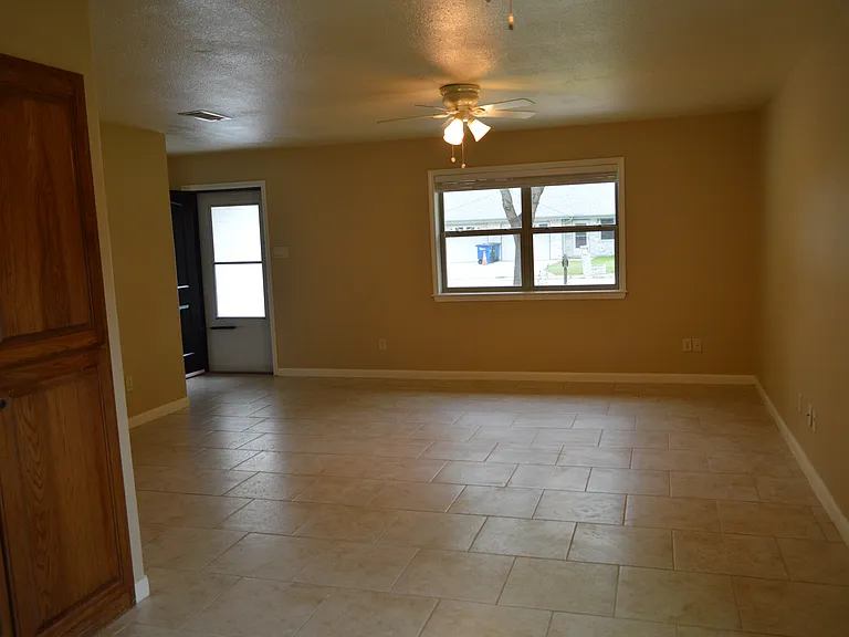 2404 Quail Rdg — Photo 10