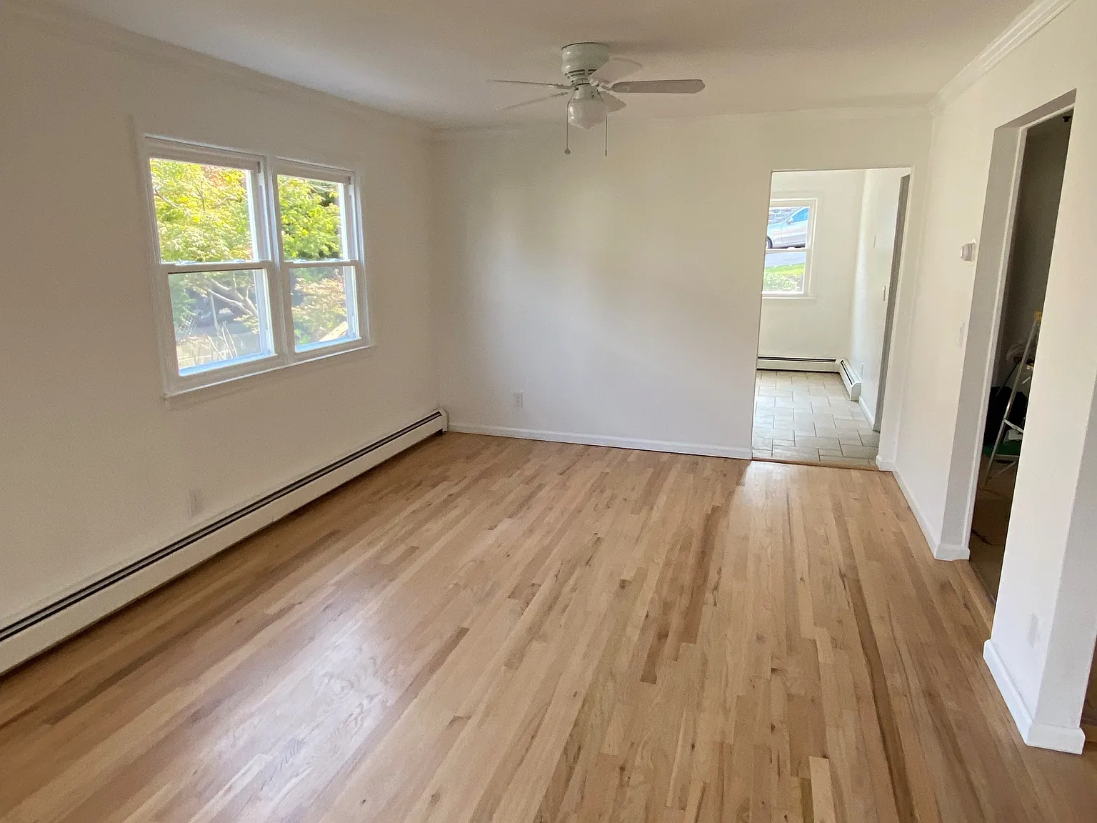 3 bed, 1.5 bath, 1500 sqft, $5,000 — Photo 3