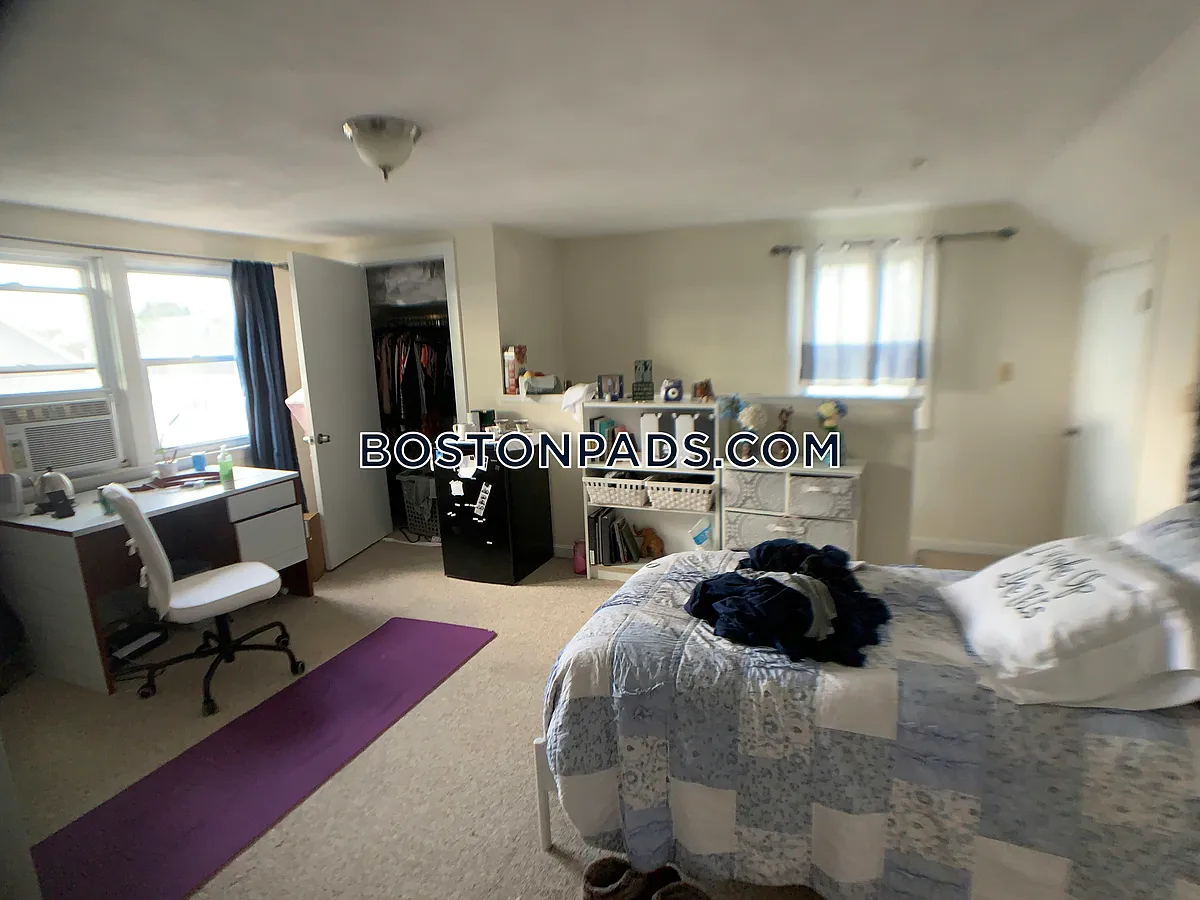 Photo 2 of 20 - 59 Sunset Rd #2 - Somerville, MA Building Photo - 59 Sunset Rd #2