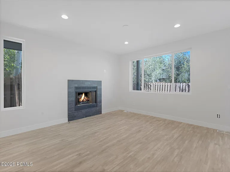 1107 Station Loop Rd — Photo 4