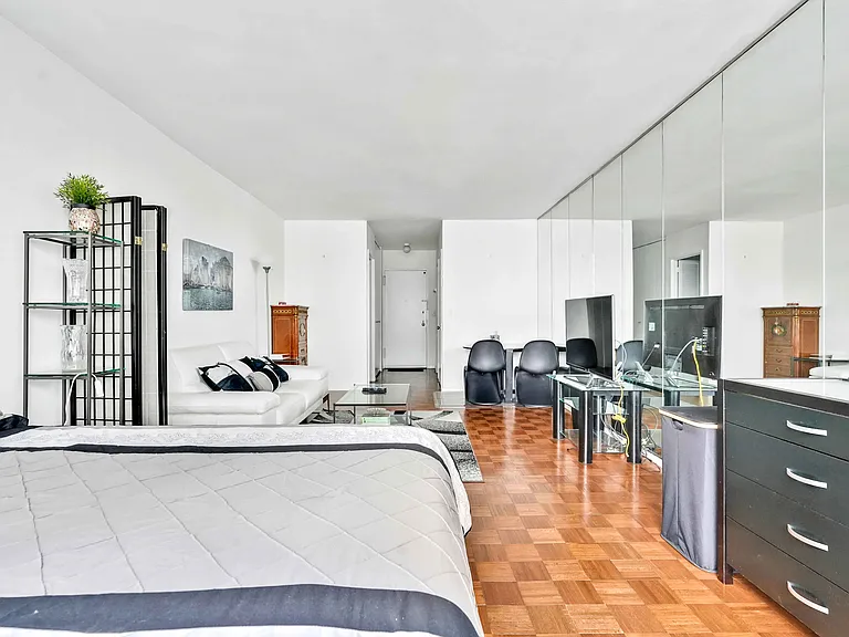 117 E 57th St #38F — Photo 3