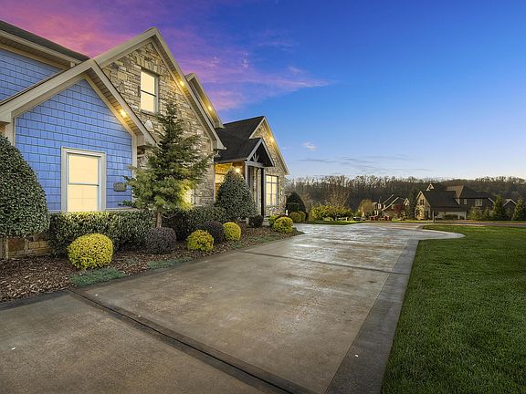 3rd image of 3044 Highland Grove Dr