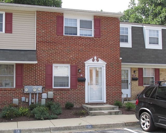 1st image of 1B Heritage Ct #1