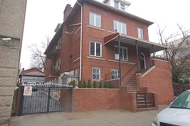 3179 Rochambeau Avenue  image 1 of 11