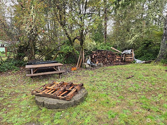 5th image of 494 Snahapish Avenue SE