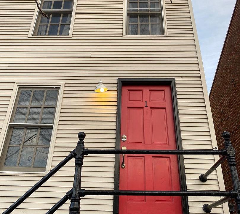 1st image of 113 N Fayette St APT 1