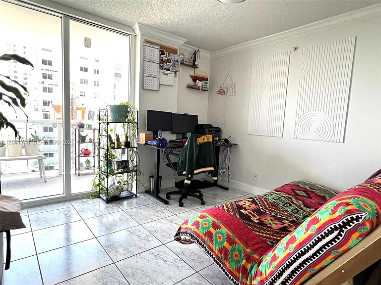 2401 Collins Ave #1009 — Photo 10
